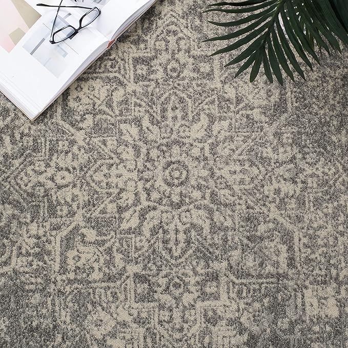 SAFAVIEH Evoke Collection Runner Rug - 2'2" x 17', Silver & Ivory, Distressed Design, Non-Shedding & Easy to Clean, Ideal for Foyer, Bedroom, Kitchen, Hallway (EVK256S)